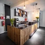 Bij De 3 Linden לינה וארוחת בוקר
