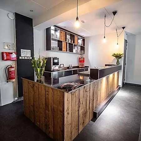 Alojamento de Acomodação e Pequeno-almoço Bij De 3 Linden 3*