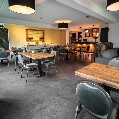 B&B Bij De 3 Linden 비첸