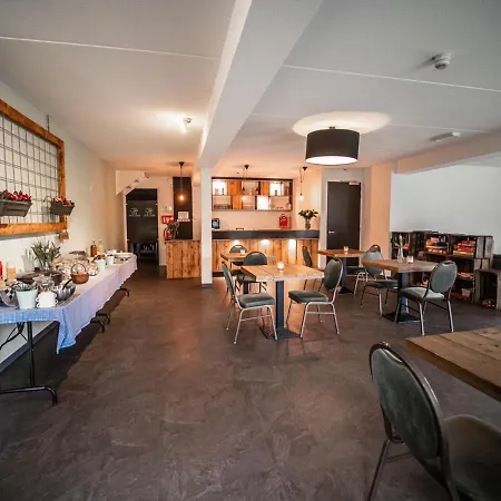 فندق مبيت وإفطار Bij De 3 Linden فايخن