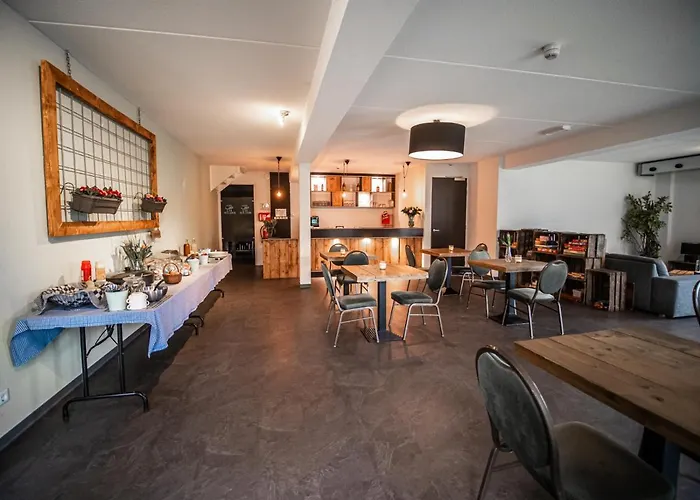 B&B Bij De 3 Linden 비첸